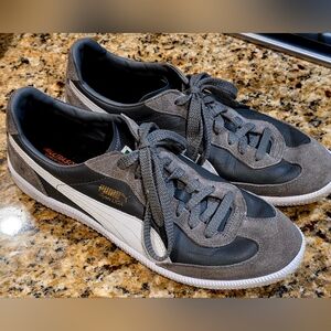 Puma Men's Gray and White Sneakers